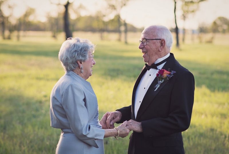 Какие есть плюсы и минусы при женитьбе на старости лет