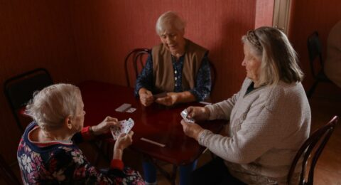 Уход за престарелыми одинокими людьми